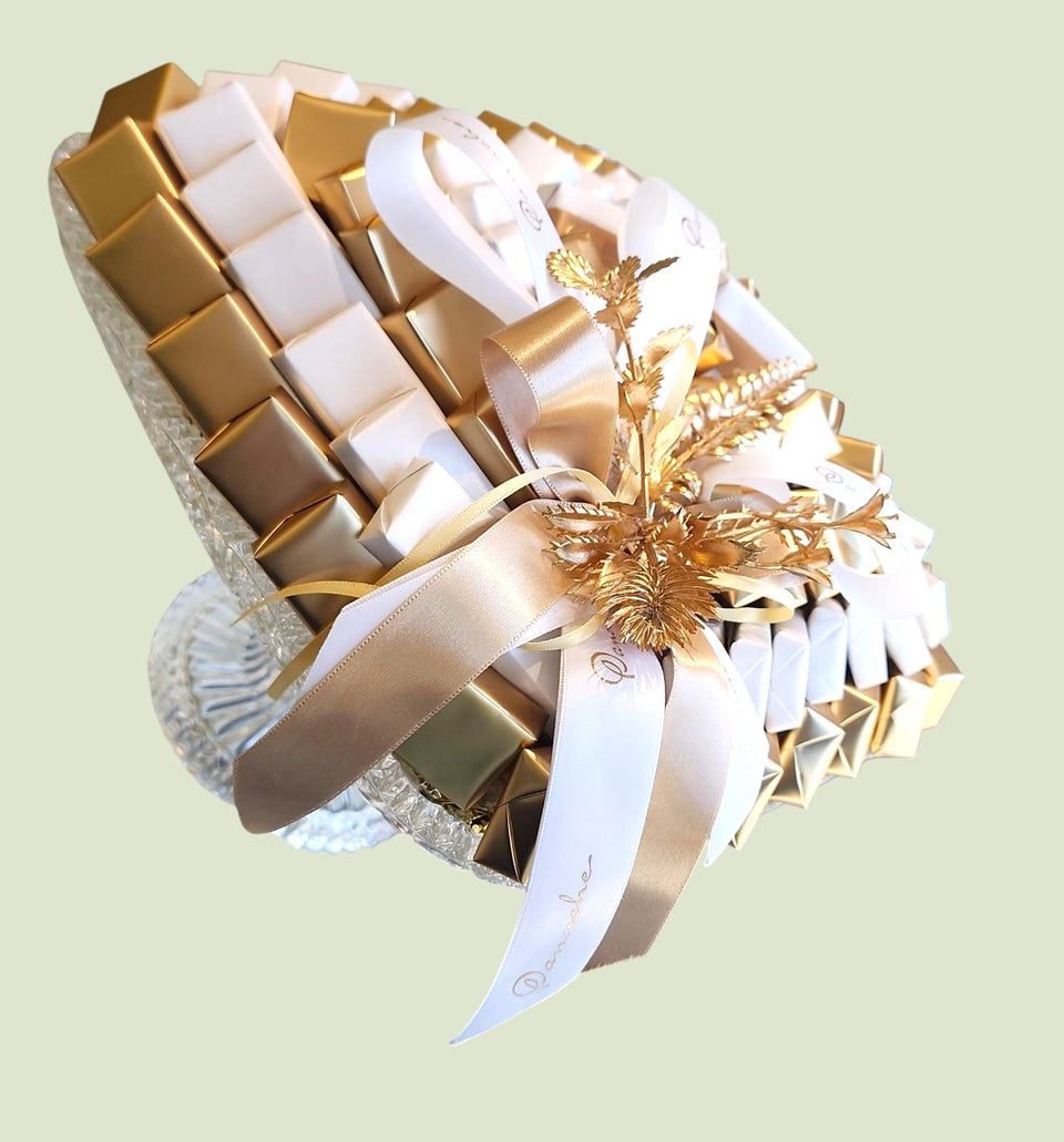 The Ivory & Gold Crystal Grandeur